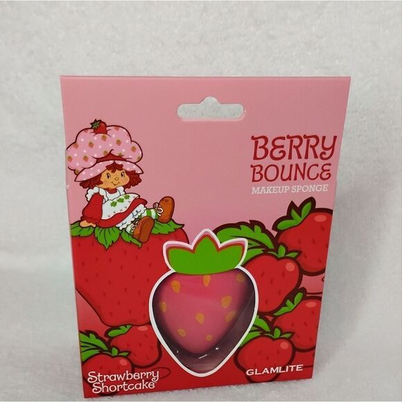 Glamlite X Strawberry Shortcake Makeup Sponge - Picture 1 of 3
